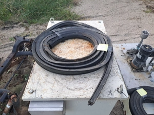 Eladó Ikarus első szélvédő ablak gumikéder gumi kéder - kép 3