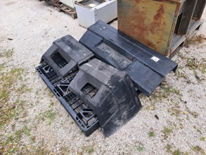 Eladó Ikarus gyári első műanyag lökhárító - kép 3