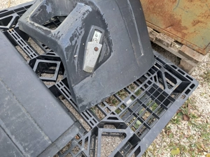 Eladó Ikarus első lökhárító gyári műanyag végek jobb és bal - kép 2