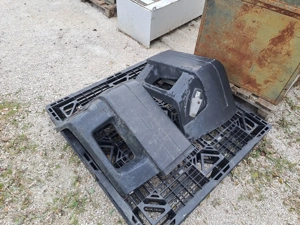 Eladó Ikarus első lökhárító gyári műanyag végek jobb és bal - kép 5