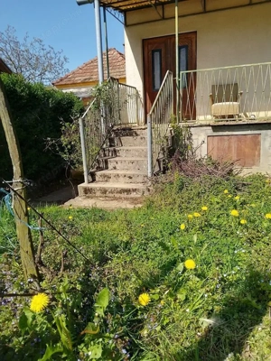 erkélyes, terasszal is rendelkező szoba-konyhás épület nagy pincével, kamrával. - kép 2