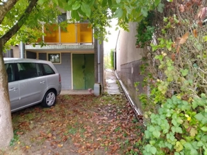 erkélyes, terasszal is rendelkező szoba-konyhás épület nagy pincével, kamrával. - kép 4