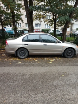 Eladó Honda civic 2002 és 1.6 benzin  - kép 4