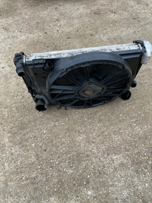 Bmw E90 325 D hűtősor komplett ventilátorral Posta Megoldható kizárólag telefonon érdeklődjön - kép 2