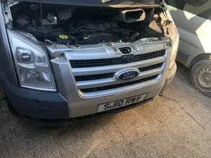 Ford Transit első karosszéria egyben eladó(lökhárító, sárvédő, homlokfal)egyben kizárólag telefonon 