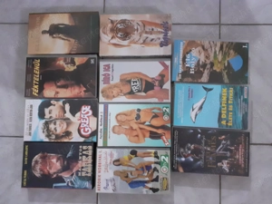 Eladó SONY VHS videomagnó 29 db gyári kazettával - kép 2