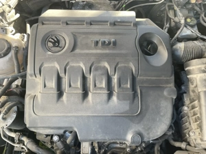 Volkswagen Audi Skoda 2.0 TDI DFG fűzött motor hengerfej garancia kevés km-rel posta megoldható
