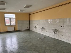 Eladó sokoldalú üzlethelyiség, mely akár családi házzá is alakítható! - kép 3