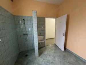 Eladó sokoldalú üzlethelyiség, mely akár családi házzá is alakítható! - kép 9