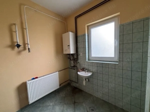 Eladó sokoldalú üzlethelyiség, mely akár családi házzá is alakítható! - kép 8