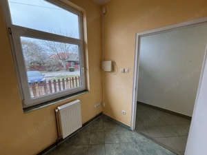 Eladó sokoldalú üzlethelyiség, mely akár családi házzá is alakítható! - kép 11