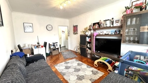 Nyíregyháza-Jósavárosban a Május 1 téren, 1. emeleti, 55 nm-es, 2+1 szobás lakás eladó. - kép 4