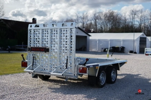 Új 2.6m-es gépszállító utánfutó (2700kg) most 1.790.000 Ft helyett 1.690.000 Ft - kép 3