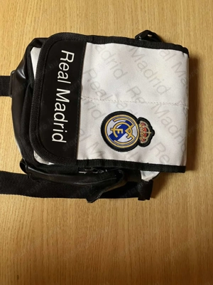 Real Madrid és Barcelona kistáska megkímélt  - kép 3