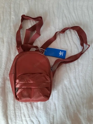 Adidas kisméretű kb ridikül nagyságú hátizsák új címkés  - kép 2