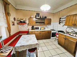 Kömpöc központjában 3 szobás családi ház eladó   M5-ös közelében! - kép 6