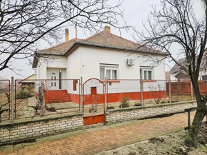 Kömpöc központjában 3 szobás családi ház eladó   M5-ös közelében! - kép 12