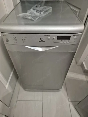 Eladó használatból kivett , lakásfelújítás miatt egy Indesit DSG573 S Mosogatógép - kép 2