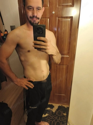 Férfi Hölgyet-hölgyeket keres