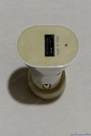 Autós töltő adapter, cápajelű, hengeres, fehér, USB, eladó - kép 3
