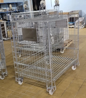 Görgős tároló acél alaplappal, 3 oldalrács, 125x126x85 cm-es 500 kg teherbírás