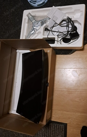 Samsung ívelt monitor