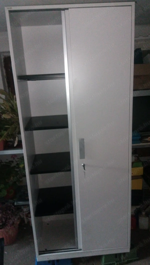 Zárható fémpolcos minőségi kétajtós szekrény  - kép 2