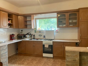 Kiskunhalas belvárosban egy 70 m2-es családi ház 2 db üzlethelyiségekkel eladó! - kép 2