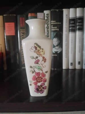 2db Zsolnay váza tökéletes állapotban eladó. 