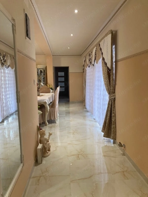 Kiskunhalas belvárosban újjáépített, 80 m2-es családi ház, 160 m2-es klub épülettel! - kép 4