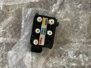 Mercedes W212 W221 W164 W166 szeleptömb új 2123200358 garanciás Típus: ML   GL W164   X164 Gle W166  - kép 2