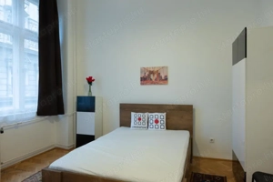 Kiadó világos, 2 szobás lakás Budapest szívében, a Váci utcában - kép 5