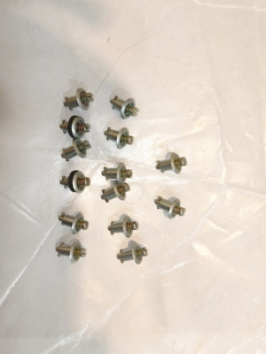 Ikarus 400 tip műszerfal panel új rögzítő csavar rúgós 14 db - kép 3