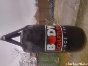 Eladó Boxszett..Boxzsák(65 cm hosszú,96 cm átmérőjű),két venom kesztyú és hozzá két bandázs szallag. - kép 3