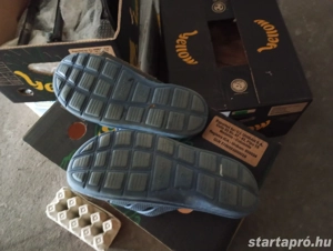 43as  papucs  2500ft óbuda a képen látható megkimélt állapotba személyesen óbudán posta kizárolag el - kép 2