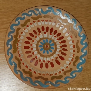 Együttes áron eladó három máztalan, kézzel festett falitányér - kép 6