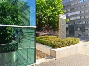 Privát irodahelyiség 4 fő számára - kép 3