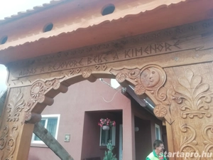 Szekelykapuk, kopjafák, kerítések, ács asztalos munkák - kép 3