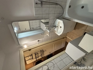 Vásárhelyi úton felújított 47 m2-es 3 emeleti 2 szobás jó elosztású erkélyes - kép 3