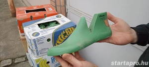 Műanyag kaptafa. - kép 5