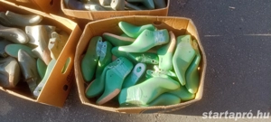 Műanyag kaptafa. - kép 13