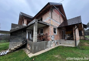 Keszthely közelében 150 m  kétszintes ház