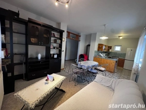 Cserszegtomaj, külön lakrészes 186 m -es családi ház - kép 2