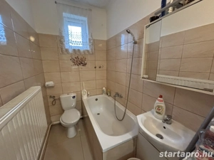 Mezőcsáton jó elrendezésű családi ház eladó!  - kép 9