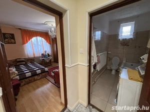 Mezőcsáton jó elrendezésű családi ház eladó!  - kép 10