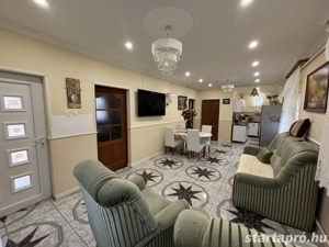 Mezőcsáton jó elrendezésű családi ház eladó!  - kép 2