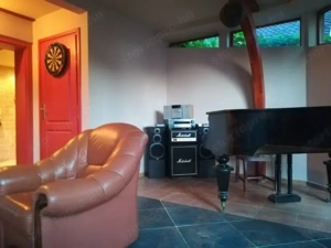 KURIÓZUM Visegrádon - 2 lakásos családi ház gyönyörű kertben, ideális lokációban! - kép 26