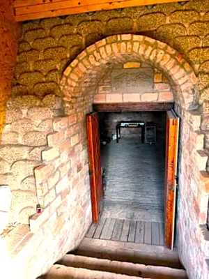 KURIÓZUM Visegrádon - 2 lakásos családi ház gyönyörű kertben, ideális lokációban! - kép 22