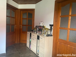 Eladó felújított családi ház  - kép 3