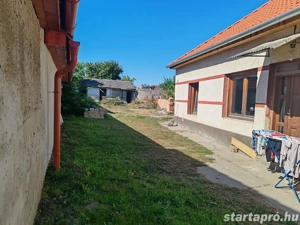 Eladó felújított családi ház  - kép 10